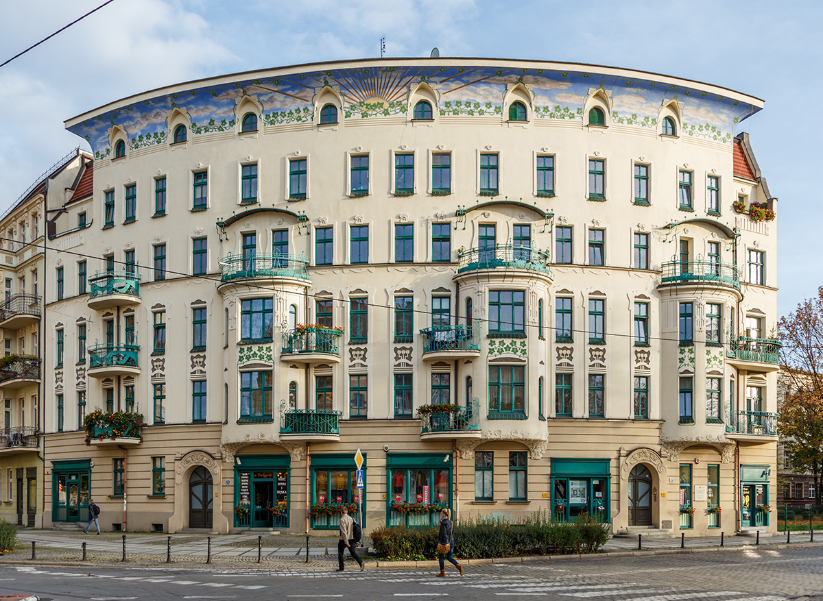 Tenement house at 5 Bolesława Prusa Str. in Wrocław. Picture by Marek Wieczorek.